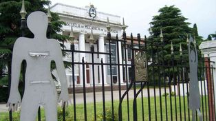 Los delitos fueron cometidos en la Escuela de Mecánica de la Armada (Esma).