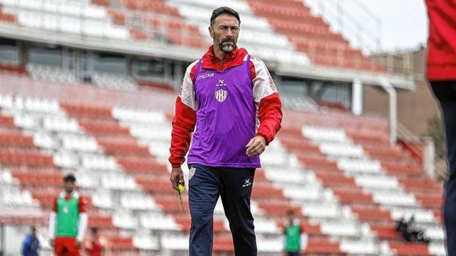 González guarda dos titulares de Unión para el Clásico González guarda dos titulares de Unión para el Clásico
