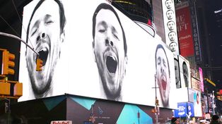 Un artista realizó una extraña instalación en Nueva York que provoca un bostezo masivo