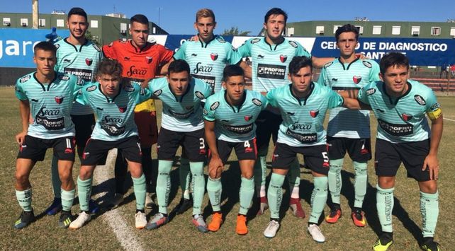 Argentinos le ganó a Colón en Reserva sobre el final