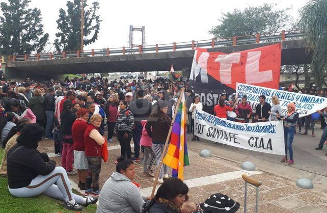 Reclamaron que se declare la emergencia alimentaria provincial en el Puente Colgante