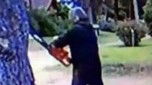 Un hombre con problemas mentales atemorizó a Pinamar con una motosierra