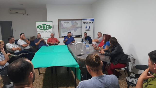 Unidos para frenar el avance de los remises truchos y no habilitados legalmente como los Uber.