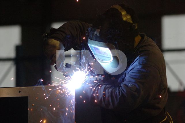 Después de 21 meses, la producción de la industria pyme creció 0,6% en julio