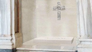 La tumba del Papa Francisco en la basílica Santa María Maggiore está construida con mármol de Liguria
