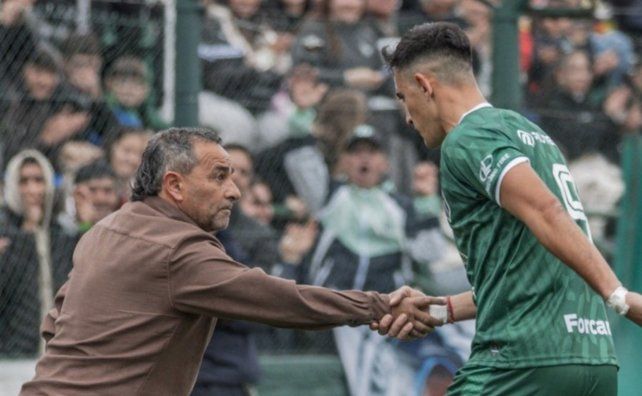Nasta, en pausa con Colón: lesión, suspensión y una negociación que se complica