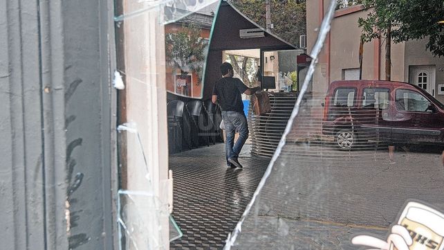 Vidrieras rotas por la inseguridad en distintos comercios&nbsp;