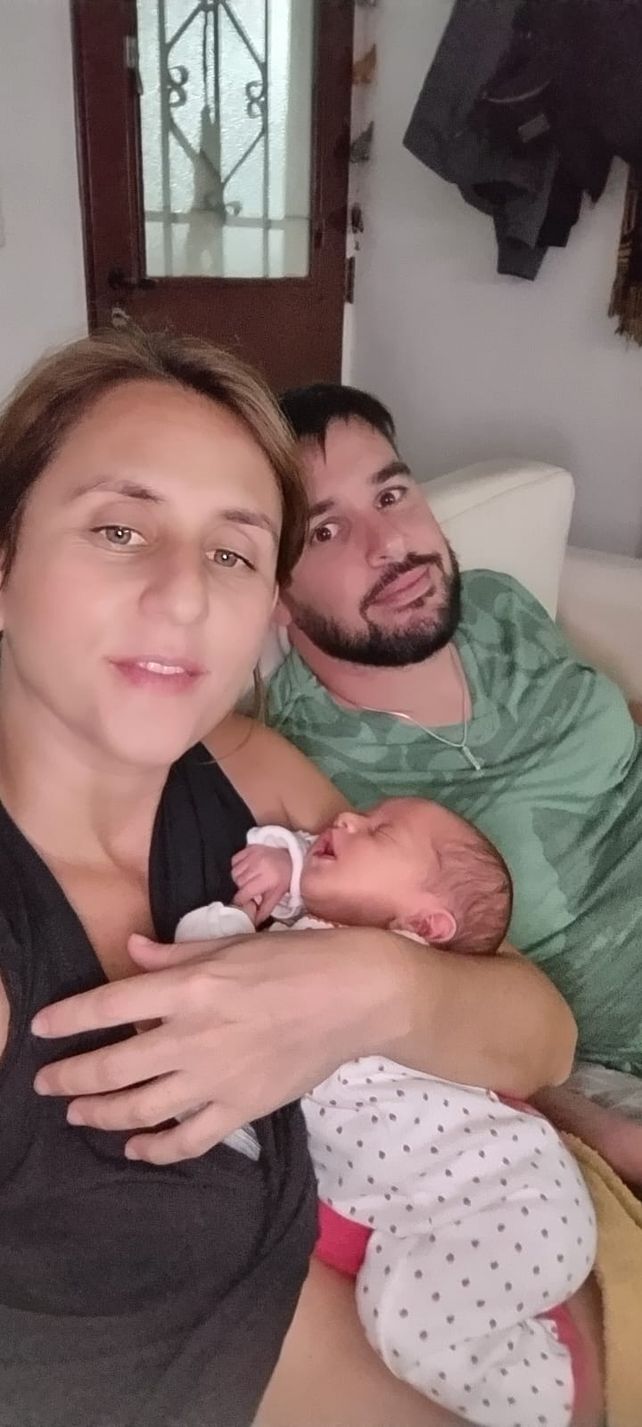Sol , Juan y bebé Clarita.