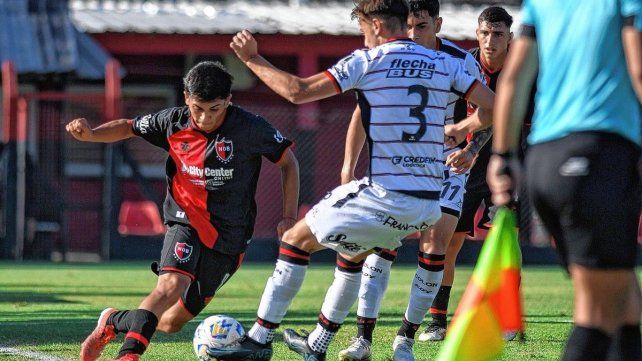 La reserva de Colón perdió ante Newells en Rosario y sigue sin ganar