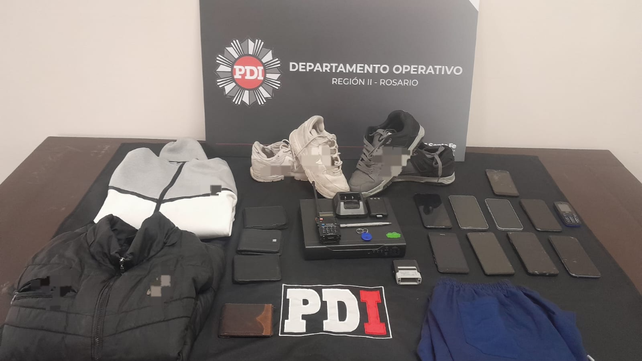 Robo con inhibidor de alarma. Los elementos incautados a los sospechosos