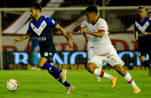 Vélez, que piensa en la Copa Libertadores, recibe a un entonado Huracán