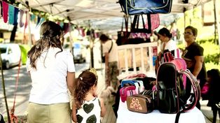Vuelta a clases: la feria que invita a comprar local en el inicio escolar