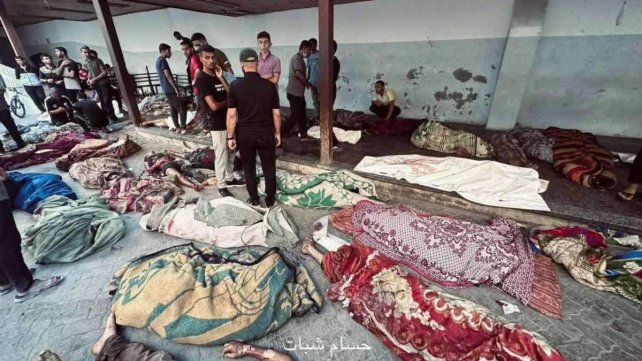 Al menos 100 personas murieron por bombardeo israelí a una escuela de Gaza