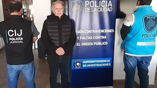 El cirujano que amenazó a su hija no puede acercarse a ella