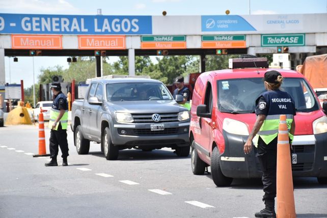 En General Lagos se apostaro unos 20 agentes, entre policías, efectivos civiles y funcionarios. 