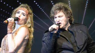 Javier Milei cantó con su expareja, Fátima Florez.