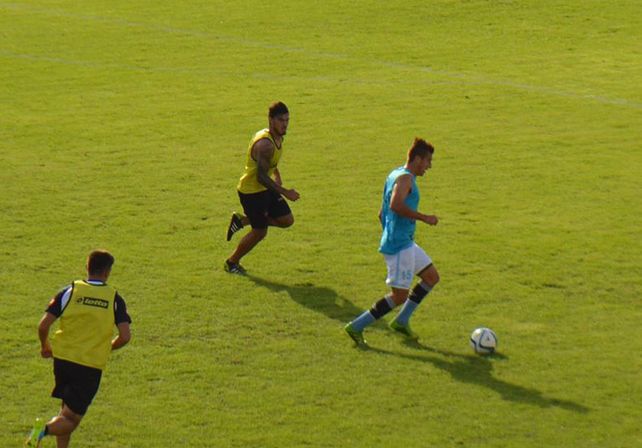 Ariel Lederhos encabeza el ataque Mondonguero. El Colo suplantó a Franco Chiavarini.  Foto Gentileza/Prensa Club Belgrano