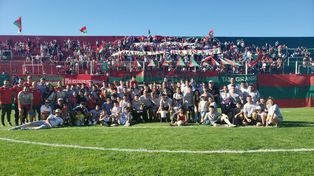 La familia de Coronel Aguirre celebró en el Pocho Lavezzi el cuarto título de la Rosarina.