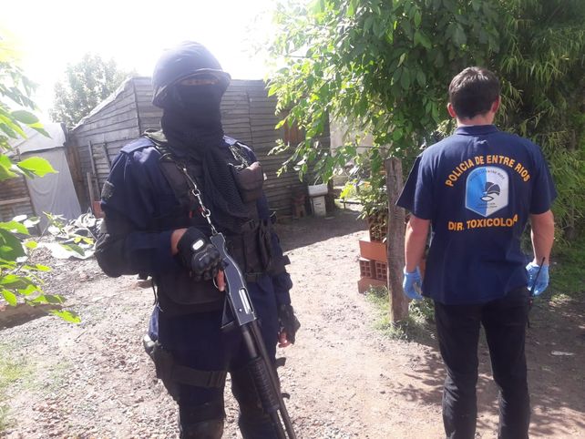 Megaoperativos y razia antidrogas con policías demorados