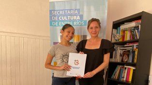Cynthia Kocherengo tiene 15 años, es de Paraná y se destaca como bailarina. Diario UNO difundió su historia a fines de diciembre y de esta manera se hizo viral el sueño de la joven de poder seguir formándose en una de las escuelas más importantes de danza clásica de Latinoamérica. Por este motivo, la Secretaría de Cultura de Entre Ríos reconoció a la joven y cubrirá parte del costo.&nbsp;