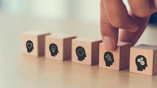 La evolución del mercado laboral demuestra que la educación formal ya no basta: las competencias humanas se han convertido en el nuevo oro profesional.