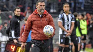 Colón perfila su once inicial para intentar volver al triunfo en Mataderos