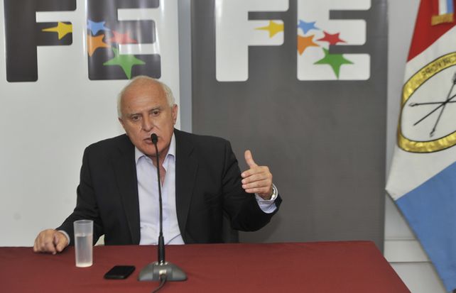 El gobernador Lifschitz dijo que hay que esperar para abordar el tema paritarias