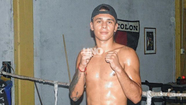 Alan David Crenz se prepara para hacer frente a su octava pelea en el campo rentado.