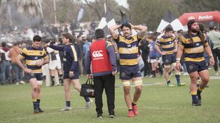 Es el final y Gimnasia se resigna. Estudiantes se lo ganó en el último tramo del encuentro jugado en Santa Fe RC y es el nuevo campeón del Regional del Litoral.
