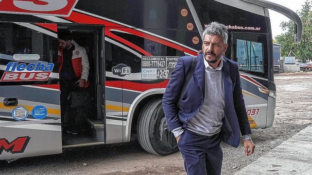 Unión viajó con 24 futbolistas para visitar a San Lorenzo