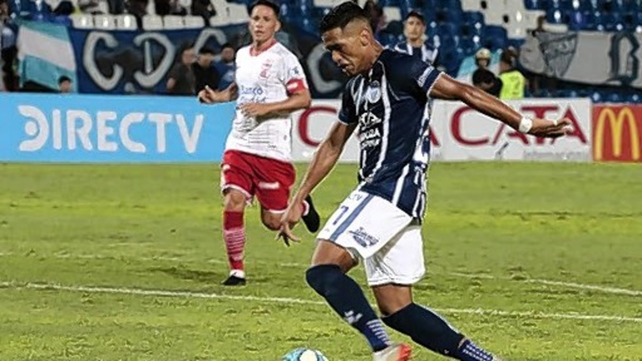 El delantero de Godoy Cruz Sebastián Lomónaco fue ofrecido a Colón.