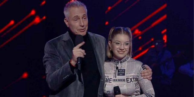 Marley y la concursante santafesina María Belén del Greco este lunes en La voz argentina.&nbsp;
