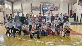 El proyecto Sembrando Huellas que encabeza el jugador Lisandro Ruiz Moreno convocó a jóvenes y adultos de Apana para participar de un entrenamiento de un equipo profesional con jugadores y staff técnico de Olimpia como parte del proceso que llevan adelante en la institución para personas con discapacidad.&nbsp;