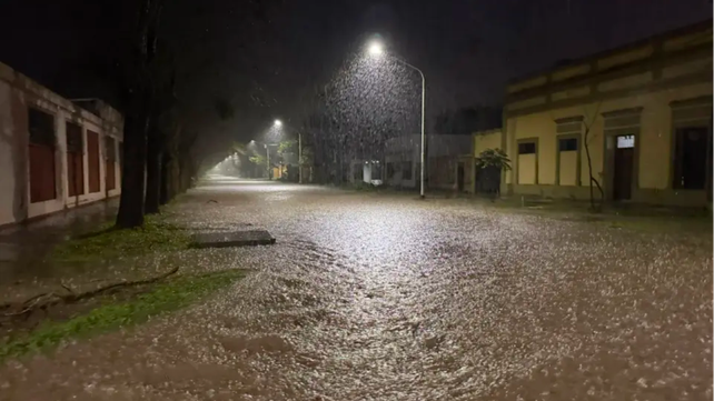 Un temporal dejó 120 milímetros de lluvia en dos horas y anegó una ciudad de Santa Fe