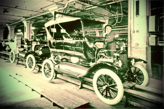 Curiosa celebración del centenario de Ford en Argentina