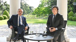 El presidente electo Javier Milei y el saliente, Alberto Fernández, mantuvieron una reunión en la Quinta de Olivos. fue el primer encuentro en el marco de la transición.