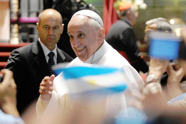 La Iglesia tiene que salir a la calle le dijo el Papa a los jóvenes argentinos
