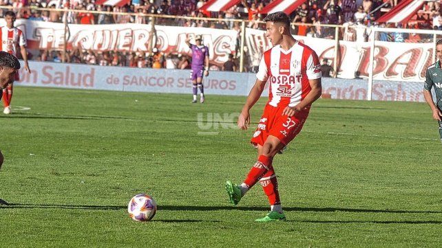 Unión informó los detalles de la venta de Lucas Esquivel al Atlético Paranaense.