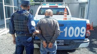 Un anciano de 75 años le robó la billetera a la víctima de 86