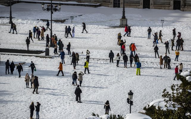 Madrid se paraliza tras la histórica nevada