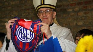 Bergoglio, el Papa argentino que es hincha confeso de San Lorenzo de Almagro