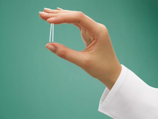 El nuevo anticonceptivo de acción prolongada se implanta bajo la piel. Las adolescentes lo eligen cada vez más