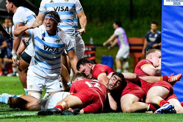 Try y festejo. Argentina se impuso de manera agónica a Gales pero cosechó un triunfo valiosísimo en su debut.
