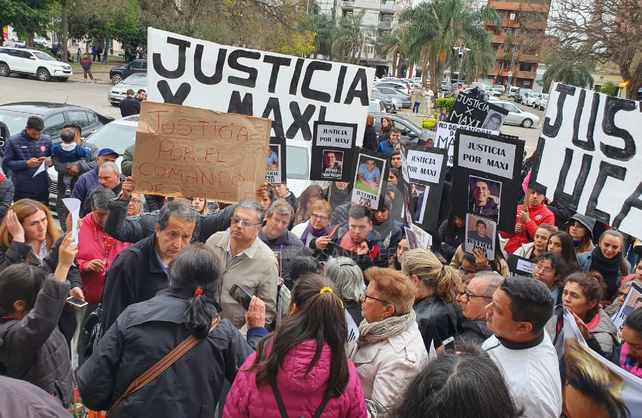 Familiares de víctimas de la inseguridad y diputados, cara a cara