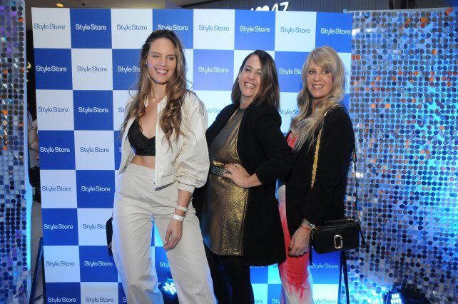 - Yoana Don, Cruz y Loli García Gonzalez