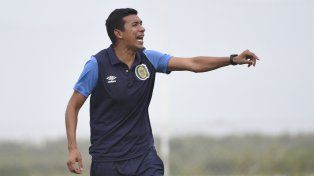 Damián Ledesma, DT del equipo femenino de Central.