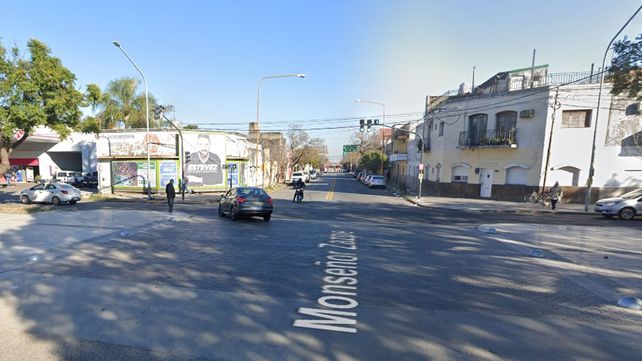 La mujer y el asaltante iban en moto y ella cayó y se quebró el hombro y la rodilla