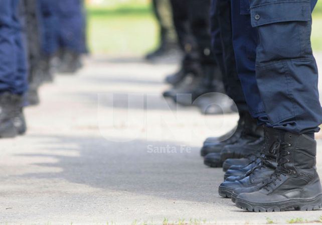 Pullaro: Necesitamos que los policías salgan de las oficinas y vayan a patrullar