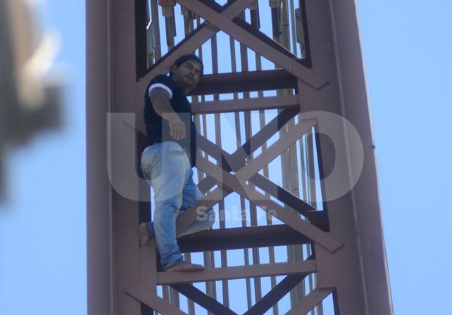 Pescadores de Alto Verde protestaron en la zona del Puente Colgante
