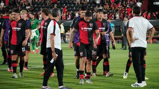 Una imagen que se viene haciendo costumbre en Newells. Perdió ante Defensa y Justicia, pese a que había empezado mejor.
